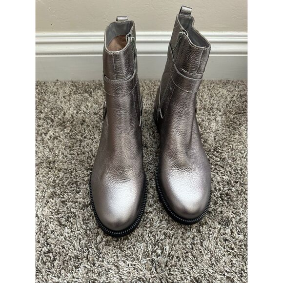 Anthropologie Bernardo Tyra Moto Boot Buckle Zip Grey Metallic Leather Size 8.5 - Picture 2 of 7